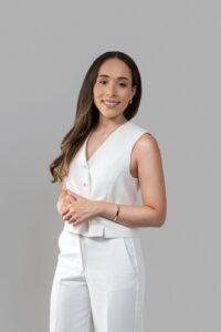 Dr. Raphaella Januario